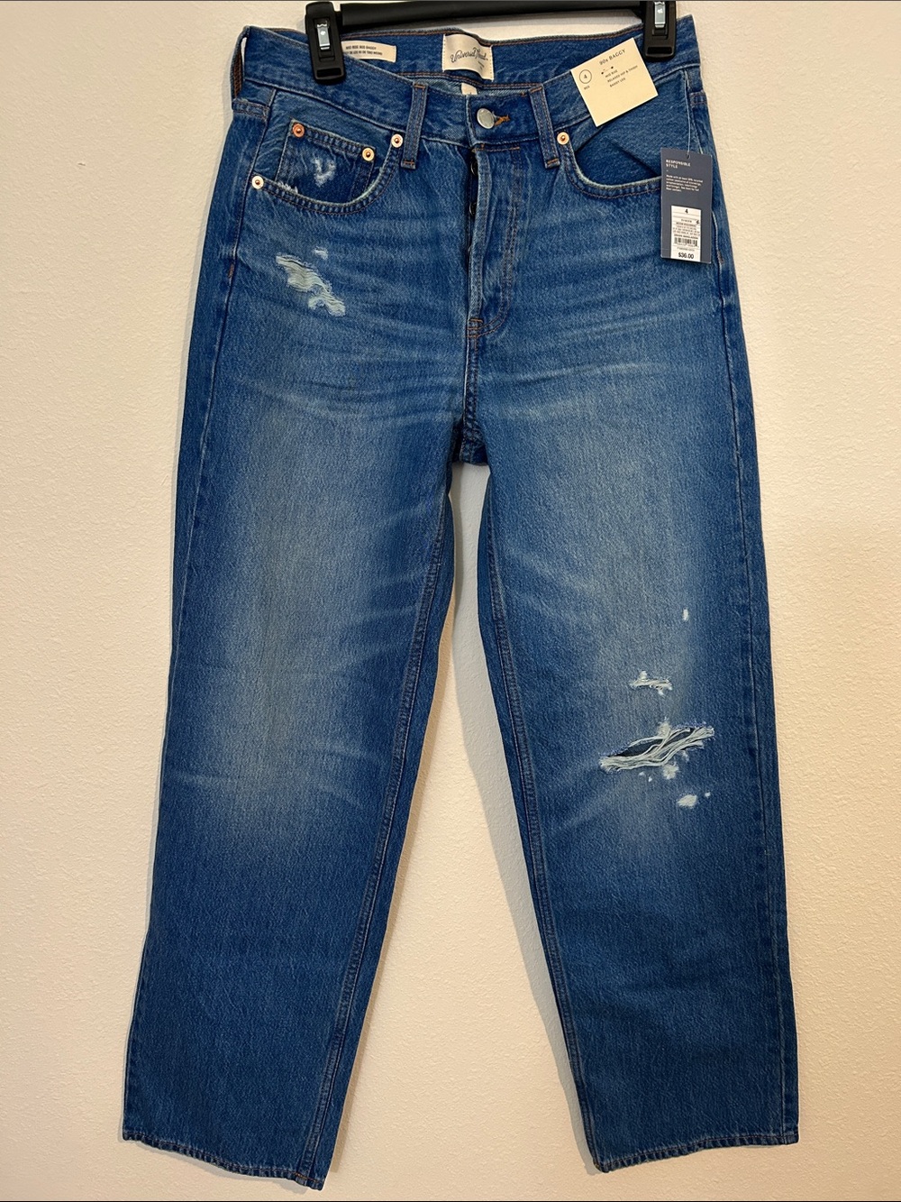 Universal Thread Women's Distressed Blue Straight Baggy Jeans